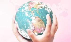 Economia como ciência social representada por pessoas analisando gráficos e debates sobre sociedade